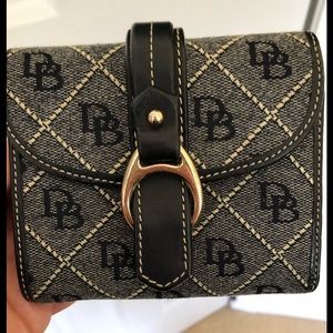 Dooney and Bourke wallet in navy